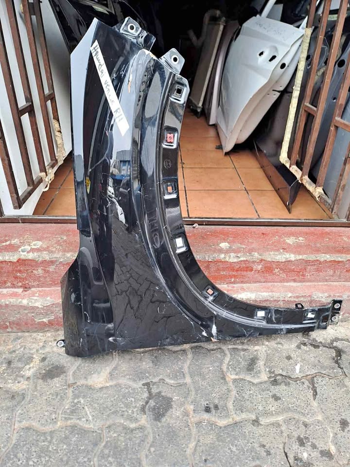 HYUNDAI VENUE FENDER RIGHT SIDE 2023-2025 MODEL - Private Seller HYUNDAI VENUE FENDER RIGHT SIDE 2023-2025 MODEL - Private Seller