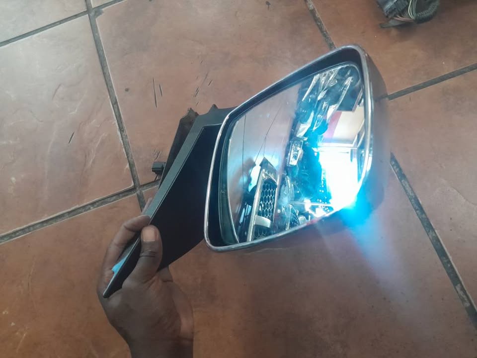 Nissan Navara Side Mirror - Private Seller Nissan Navara Side Mirror - Private Seller
