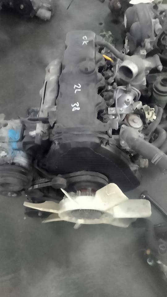 TOYOTA HILUX 2L 2.4L COMPLETE ENGINE FOR SALE - Private Seller