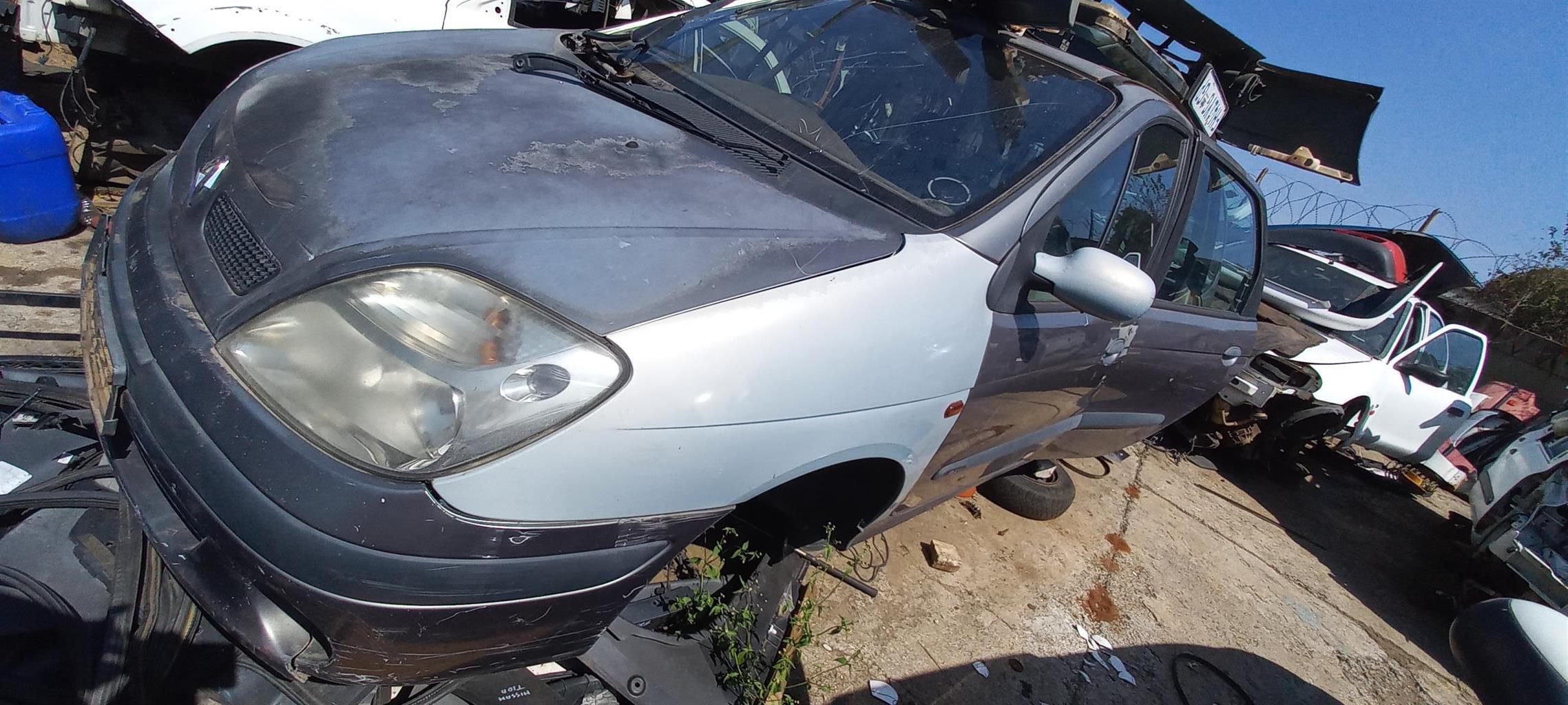 Renault scenic 2001 stripping