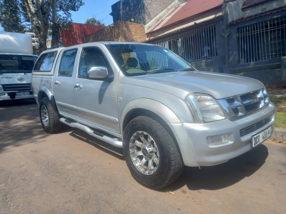 2007 ISUZU KB300 Diesel Double Cab, Manual, Leather Seats Canopy