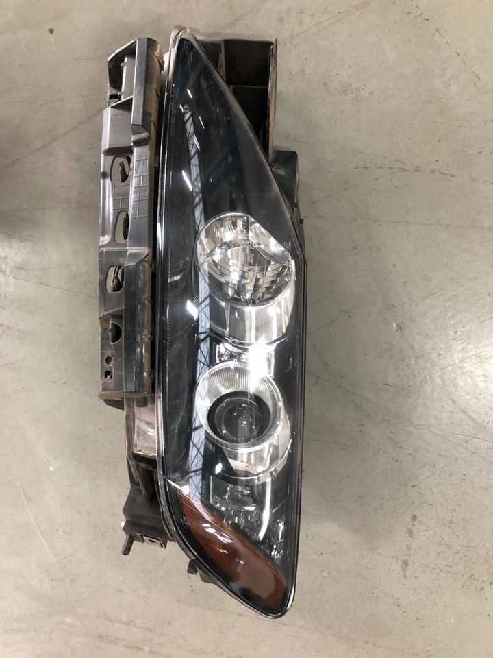 Range Rover vela headlight - Private Seller