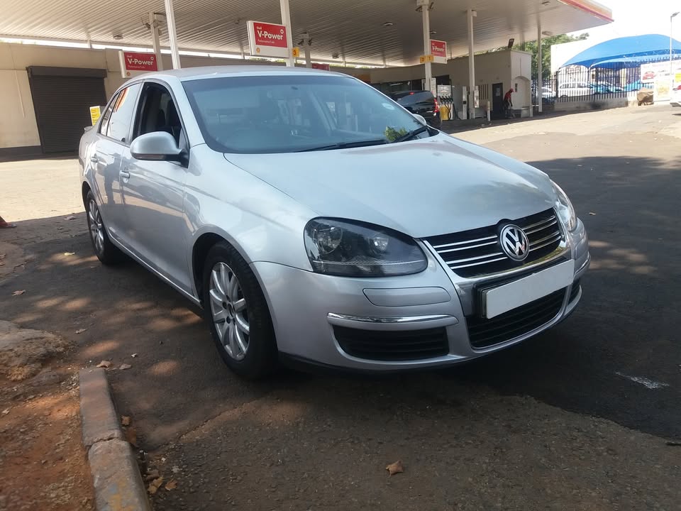 2010 VOLKSWAGEN JETTE 5 1.6 COMFORTLINE
