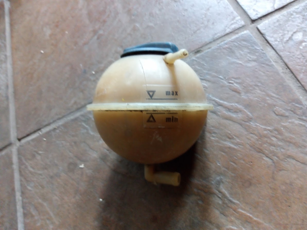 VW Radiator Expansion Bottle VW Radiator Expansion Bottle