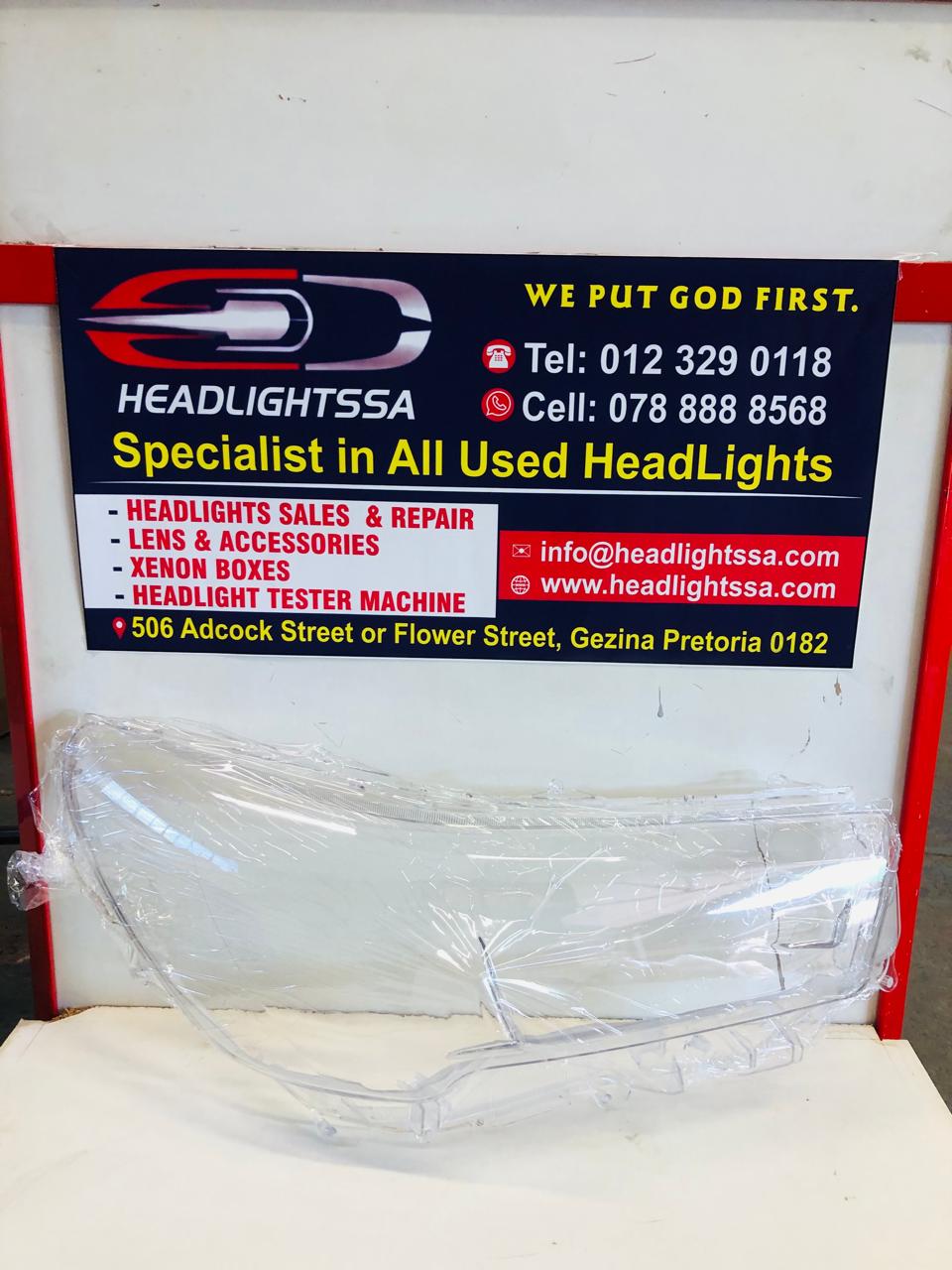 Toyota Hilux Legend RS right side headlight replacement lens - Private Seller Toyota Hilux Legend RS right side headlight replacement lens - Private Seller
