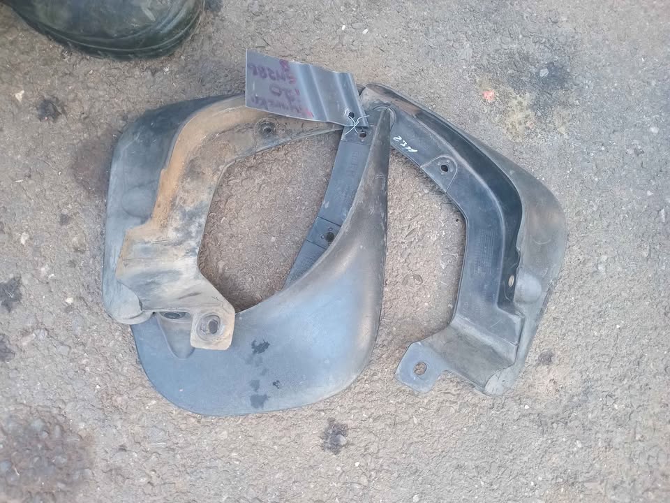 Hyundai i20 2012 model mudfleps for sale WhatsApp or cell - Private Seller
