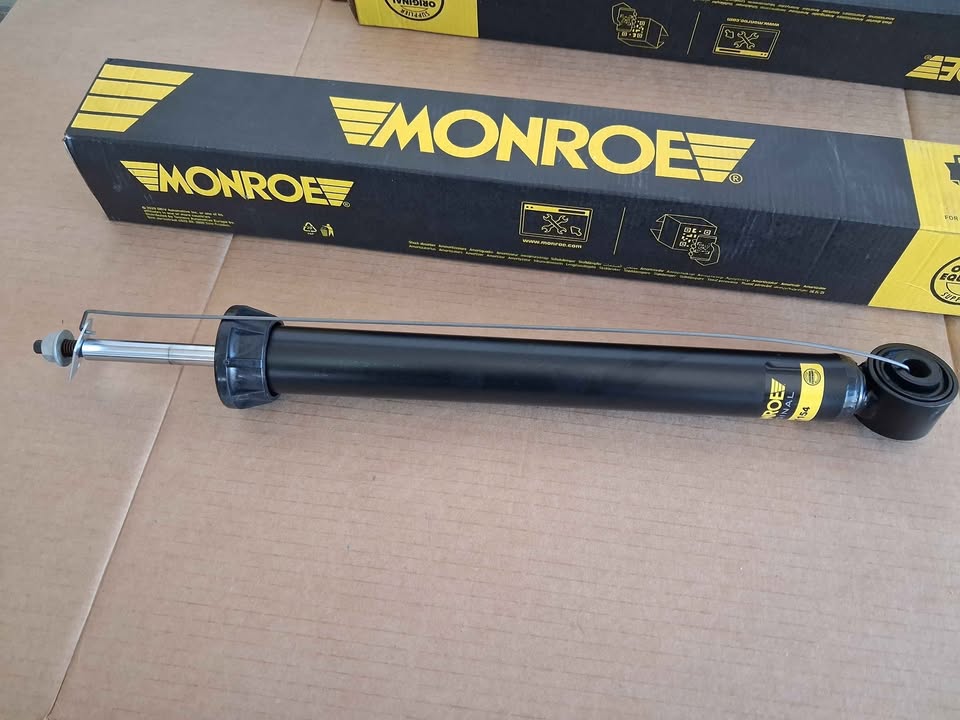 Rear Chevrolet Cruze Shocks - Private Seller