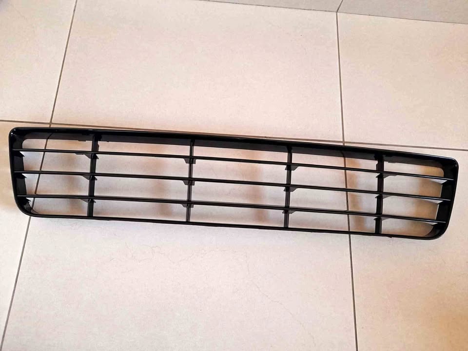 VW POLO  R20 STYLE LOWER CENTER GRILLES FORSALE