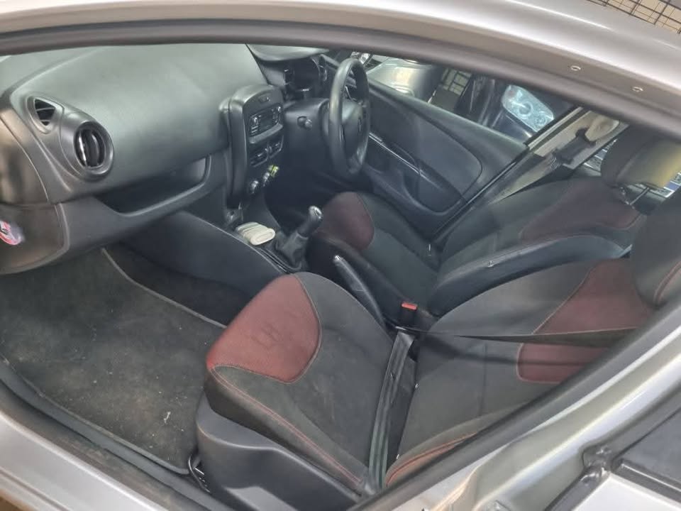 2014 Renault Clio4 1.2Manual Expression 82,000KM Mechanically Perfect with Clothes Seat