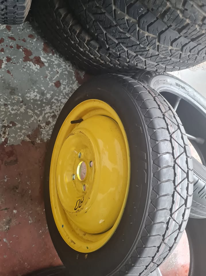 Toyota starlet original stardard marrie biscuit tyre 135/70/15 - Private Seller