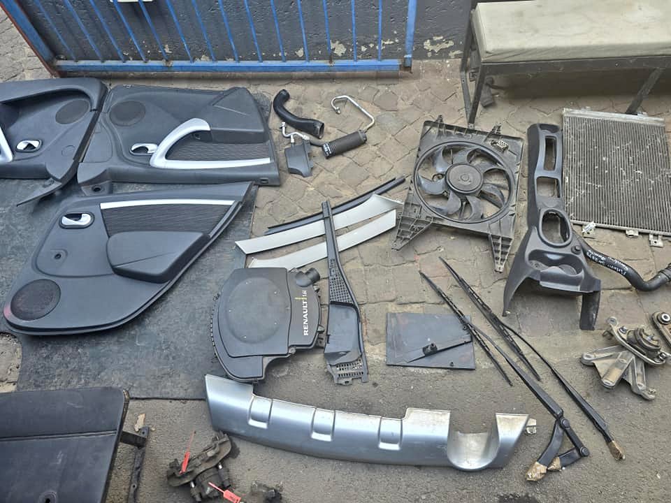 Renault Sandero parts available - Private Seller Renault Sandero parts available - Private Seller