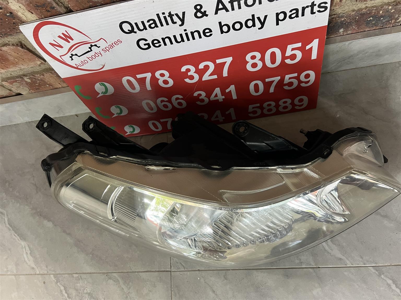 Suzuki SX4 headlight 2008-25 - Private Seller
