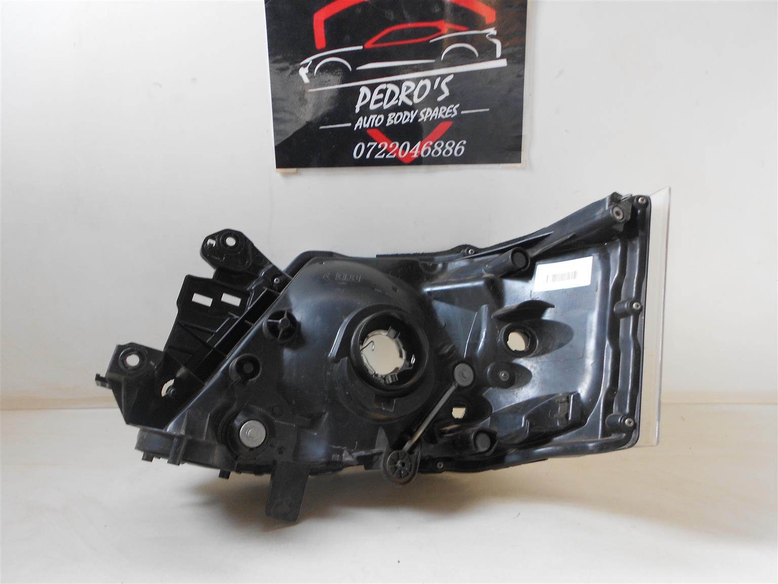 Nissan NV350 Right Headlight - Private Seller Nissan NV350 Right Headlight - Private Seller