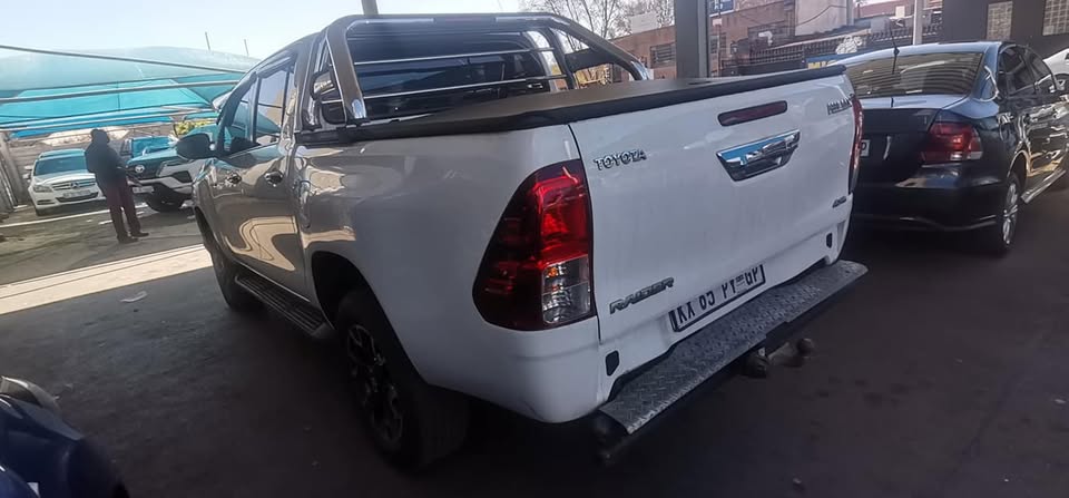 2017 TOYOTA HILUX 2.8 GD6 DOUBLE CAB 4X4 AUTOMATIC DIESEL
