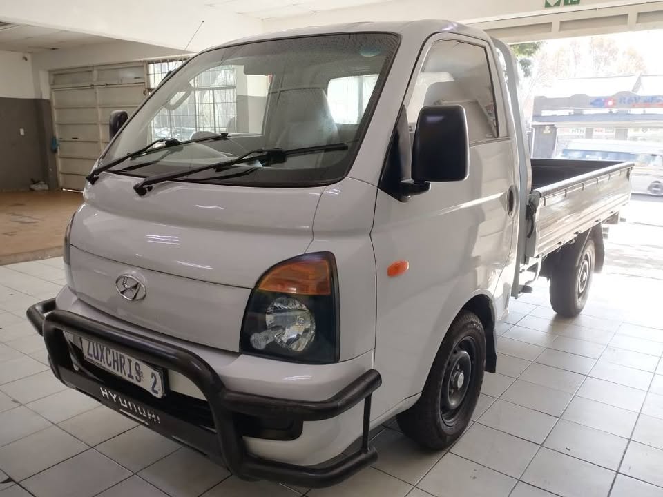2015 HYUNDAI H100 2.6 CRDI MANUAL