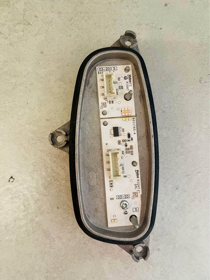 Audi Q2 headlight full led turning signal (indicator) modules