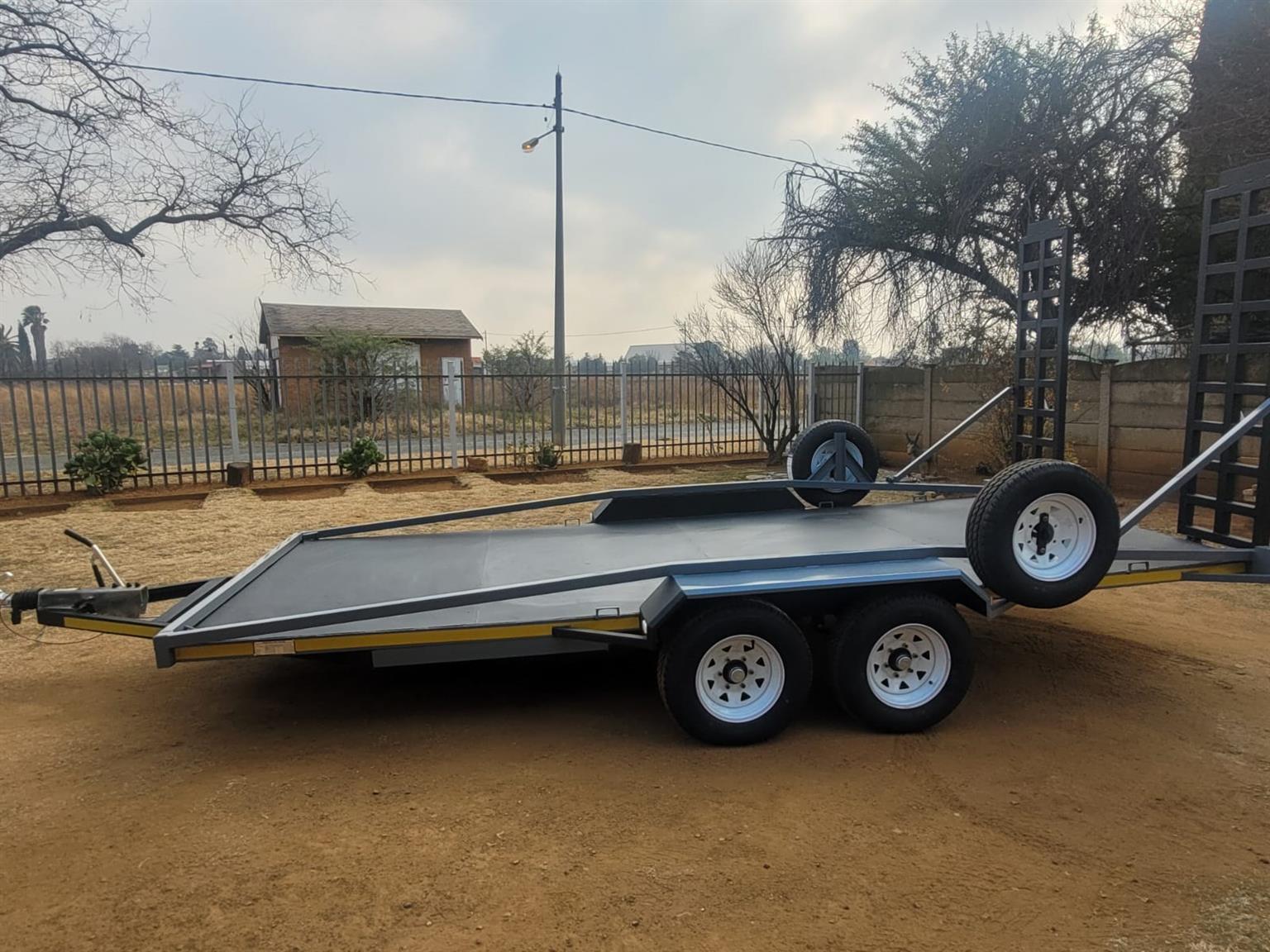 4Mx2M Car Trailers Junk Mail