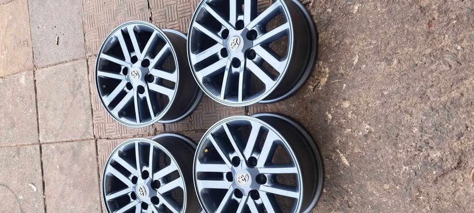 17inch Toyota mags and tyres , Dark Grey - Private Seller 17inch Toyota mags and tyres , Dark Grey - Private Seller