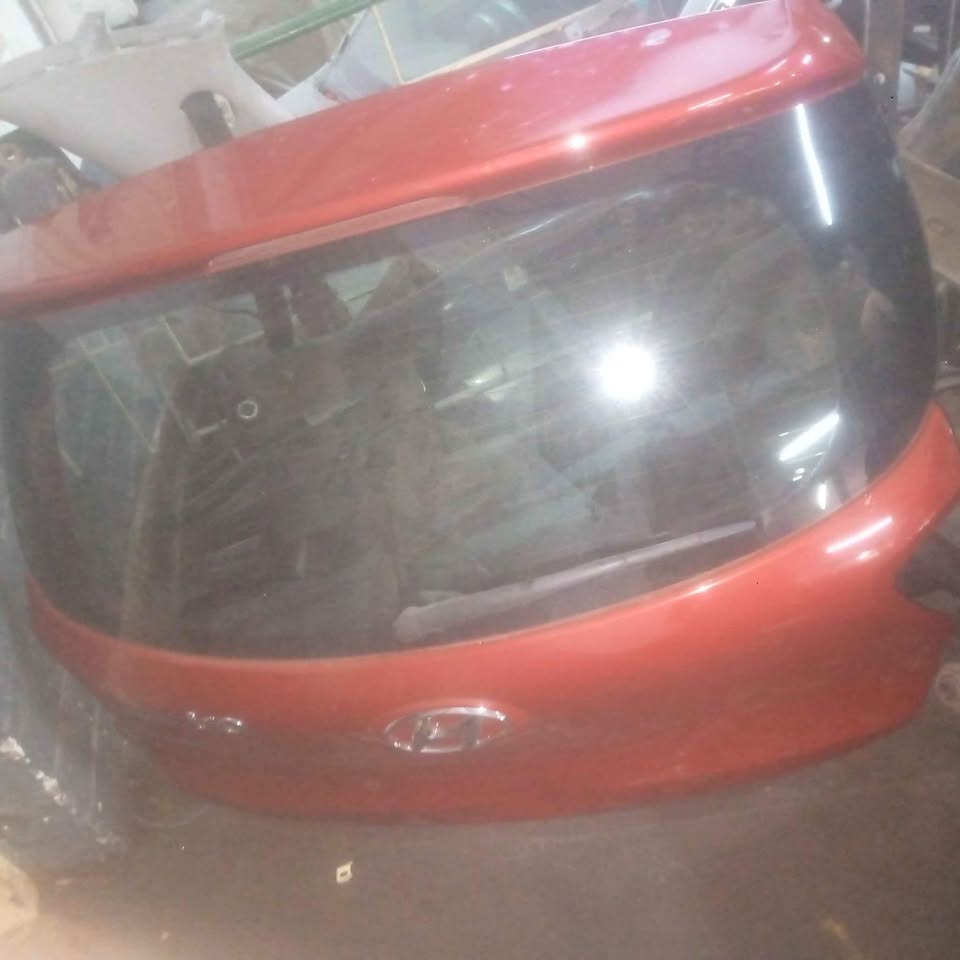 Hyundai i10 grand complete tailgate - Private Seller Hyundai i10 grand complete tailgate - Private Seller