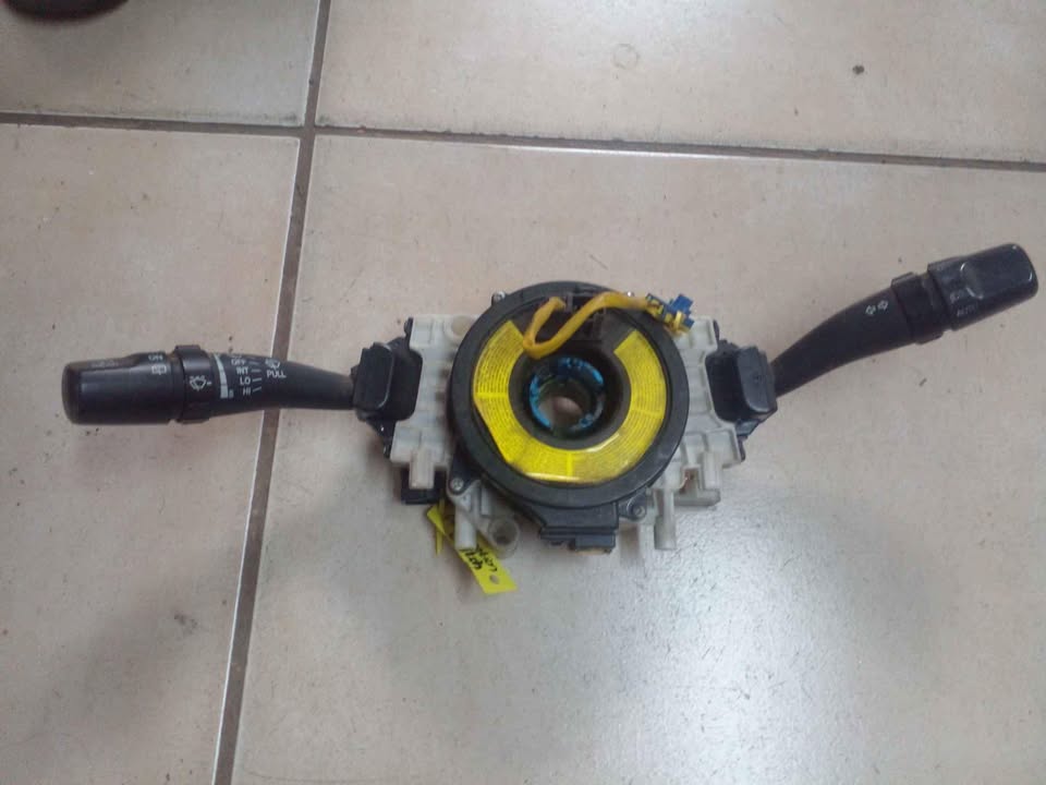 2006 up Hyundai Tucson combo switch - Private Seller 2006 up Hyundai Tucson combo switch - Private Seller