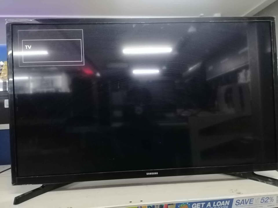 SAMSUNG 32" NON SMART TV