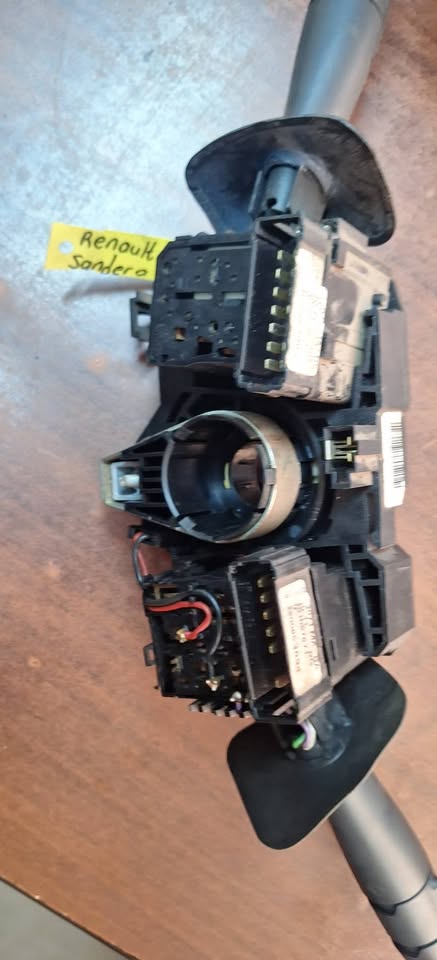 Renault sandero combination switch for sale - Private Seller Renault sandero combination switch for sale - Private Seller