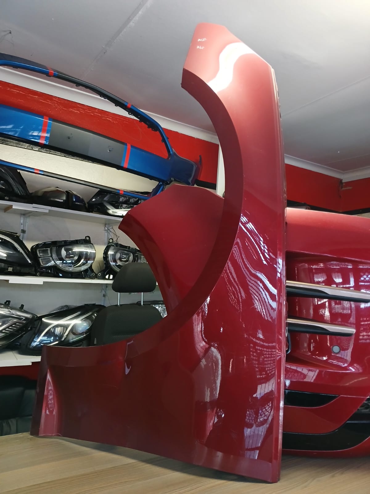 2018 MERCEDES BENZ C-CLASS W205 FENDER RIGHTSIDE IN GOOD CONDITION - Private Seller 2018 MERCEDES BENZ C-CLASS W205 FENDER RIGHTSIDE IN GOOD CONDITION - Private Seller
