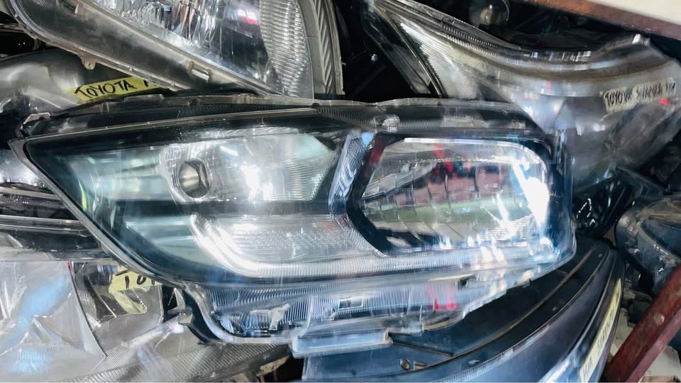 Honda Amaze headlight - Private Seller Honda Amaze headlight - Private Seller