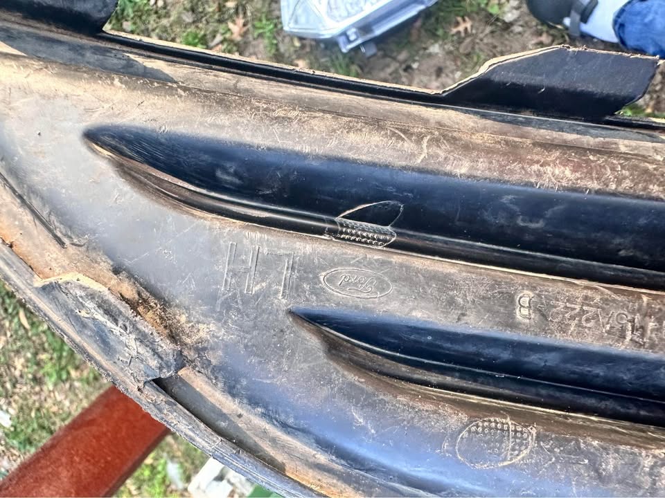 Ford fiesta left side fog light cover - Private Seller Ford fiesta left side fog light cover - Private Seller