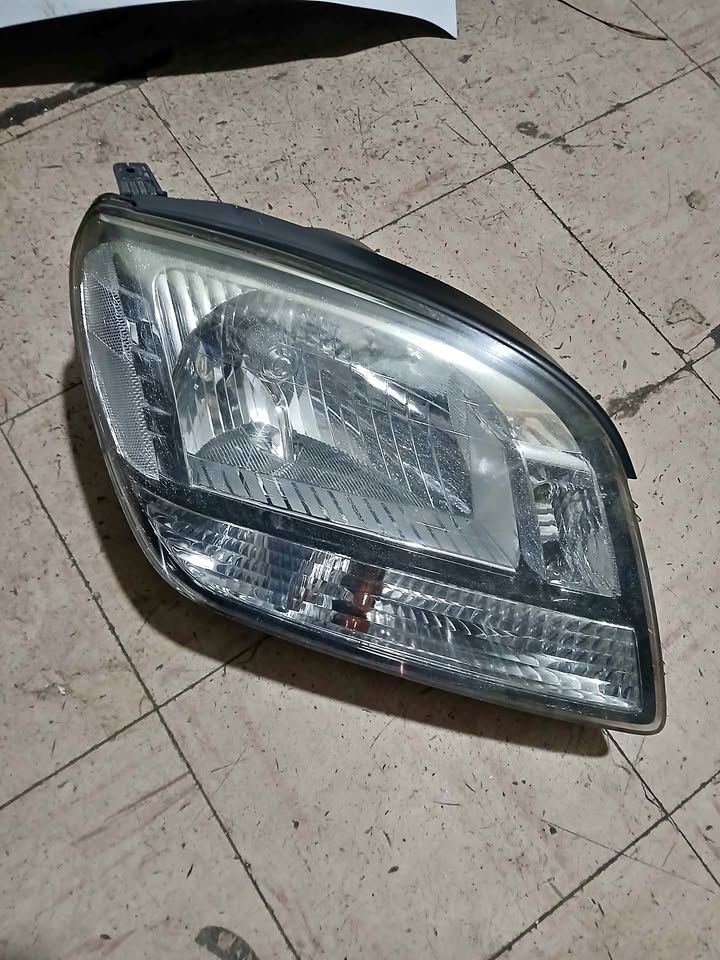 Chevrolet Orlando headlight - Private Seller Chevrolet Orlando headlight - Private Seller