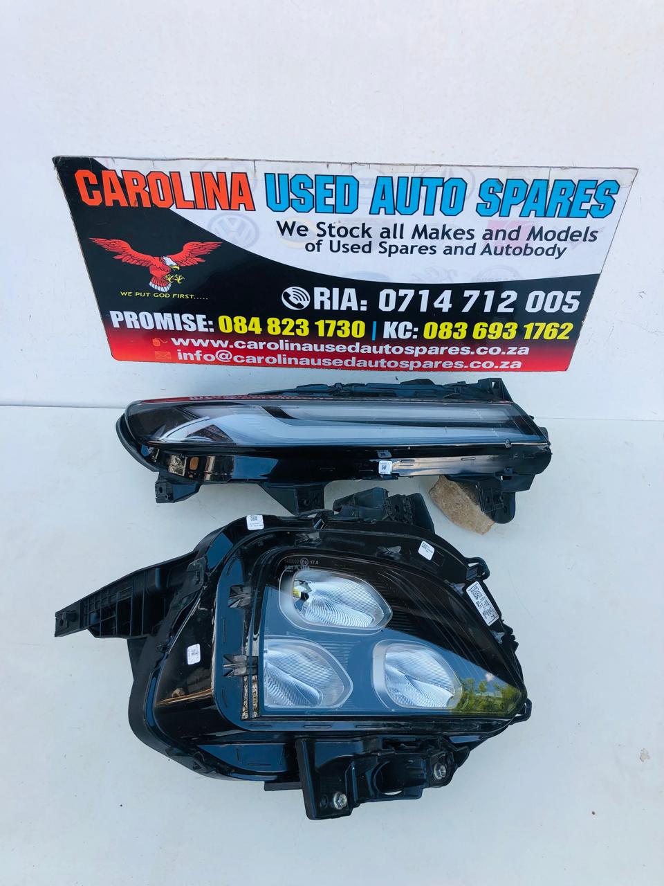 Toyota Starlet cross right side headlight and daylight running light (2024) - Private Seller Toyota Starlet cross right side headlight and daylight running light (2024) - Private Seller