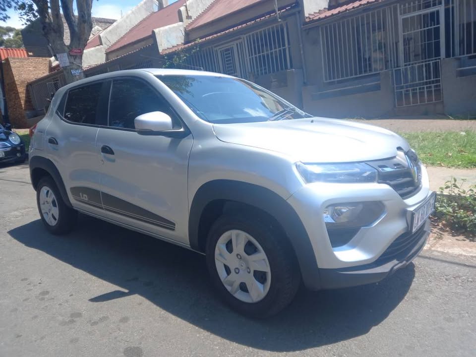 2024 Renault Kwid 1.0 Petrol Automatic Transmission Color Silver Mileage 6000kms