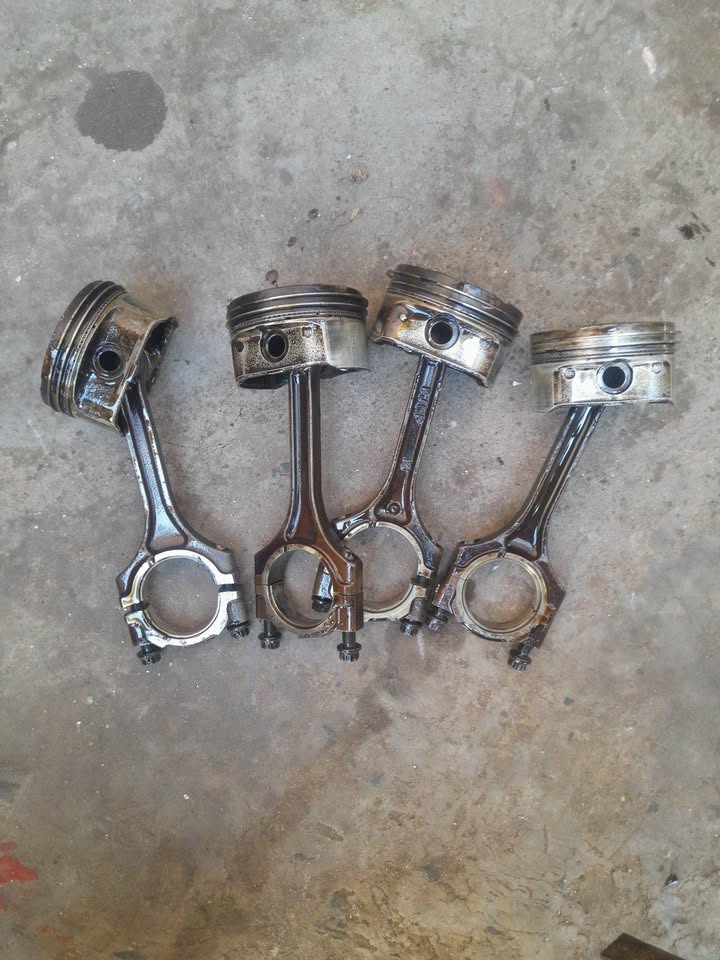 HYUNDAI ACCENT 1.6 PISTONS AVAILABLE - Private Seller