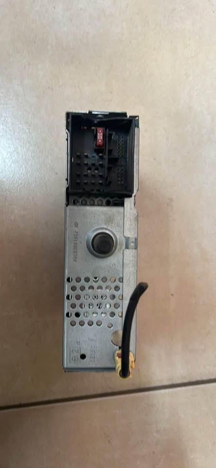 2001-08 Peugeot 207/307 Radio For Sale @Circle 7 Used Parts - Private Seller