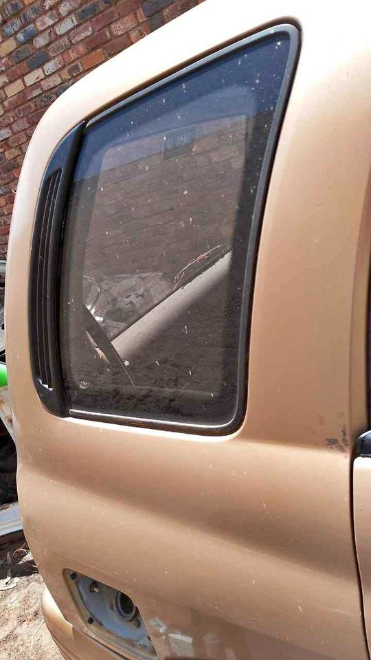 Suzuki Grand Vitara V6 RR fender section - Private Seller