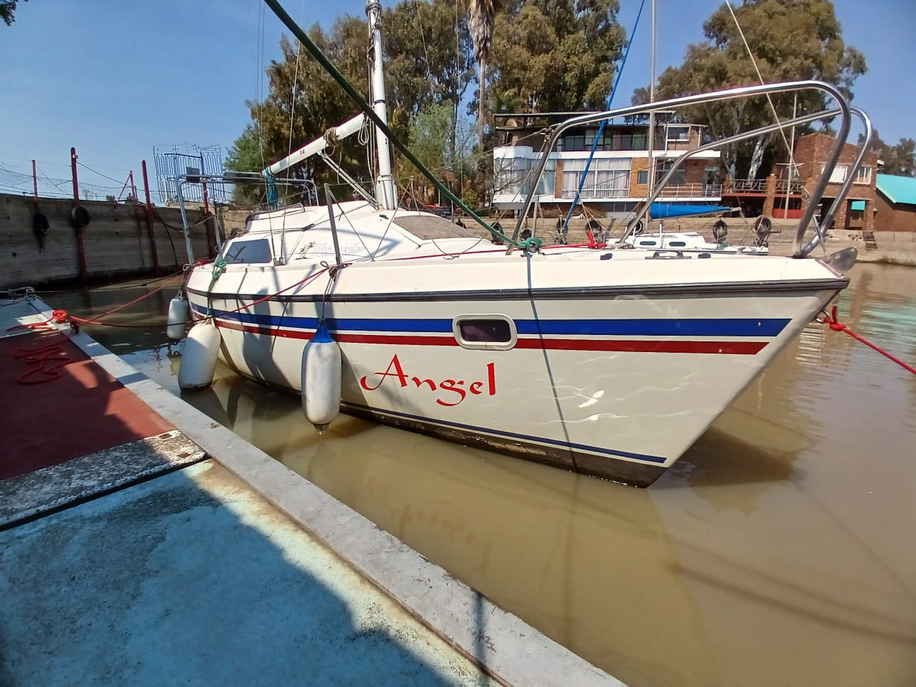Yacht For Sale – Weekender 23ft. Yacht For Sale – Weekender 23ft.