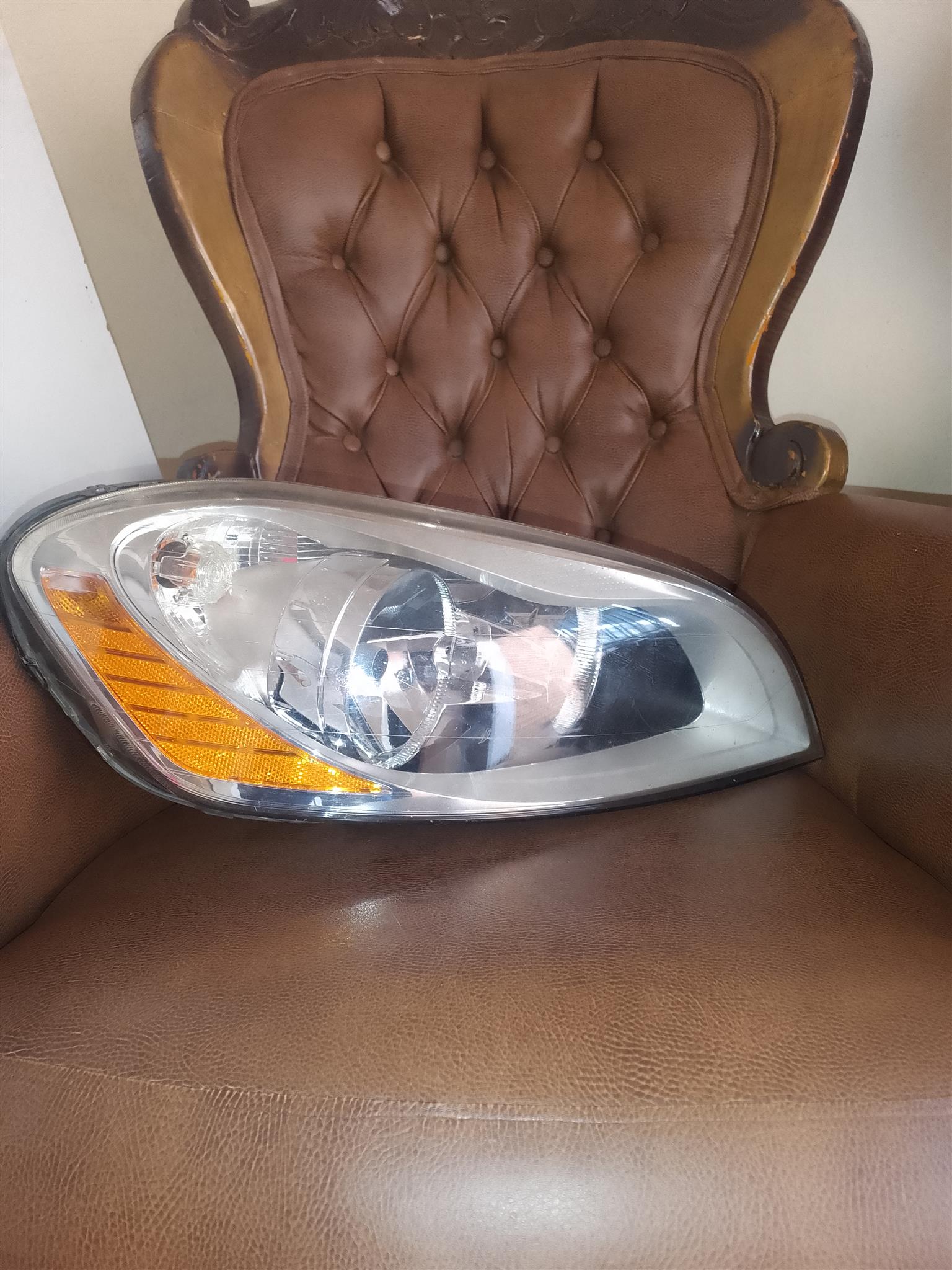 XC60 2009-2013 VOLVO LEFT HEADLIGHT FOR SALE DELIVERY AVAILABLE COUNTRY WIDE - Private Seller XC60 2009-2013 VOLVO LEFT HEADLIGHT FOR SALE DELIVERY AVAILABLE COUNTRY WIDE - Private Seller