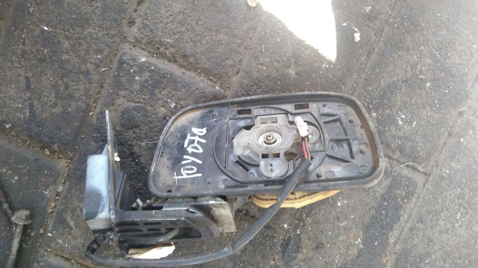 TOYOTA COROLLA ELECTRIC MIRROR SHELL FOR SALE - Private Seller