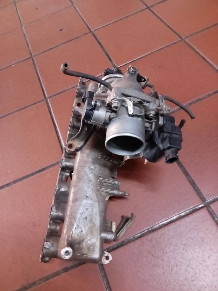 Toyota Hilux 2KD 2.5D4D Intake Manifold - Private Seller Toyota Hilux 2KD 2.5D4D Intake Manifold - Private Seller