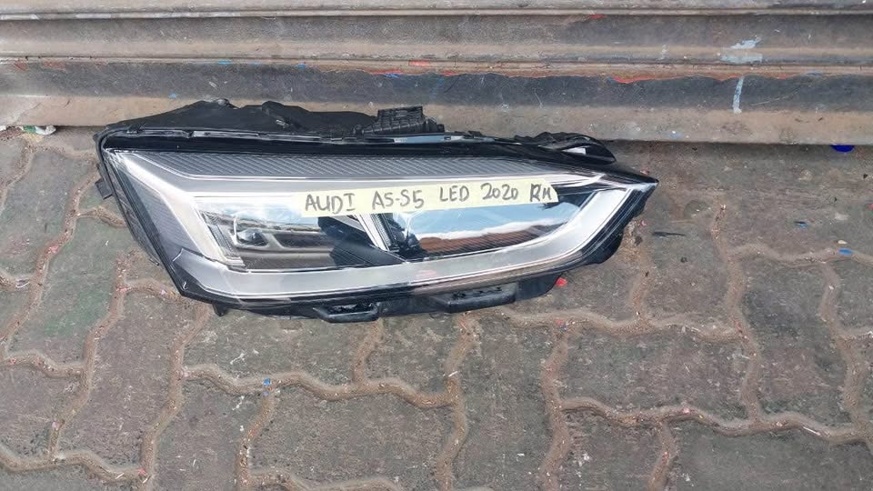 Audi A5 S5 LED HEADLIGHT - Private Seller Audi A5 S5 LED HEADLIGHT - Private Seller