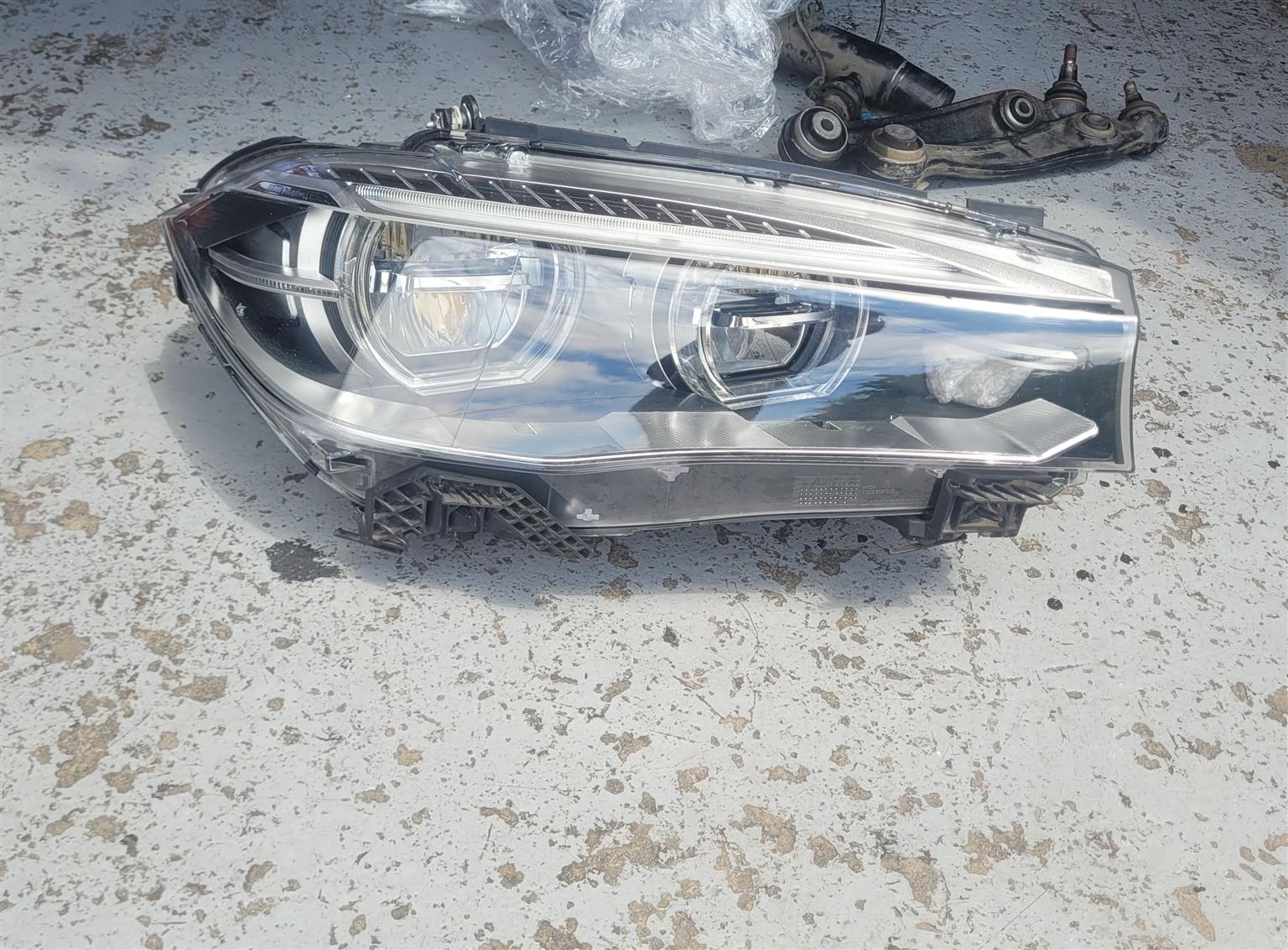 BMW X5 F15 LED Headlight - Private Seller BMW X5 F15 LED Headlight - Private Seller