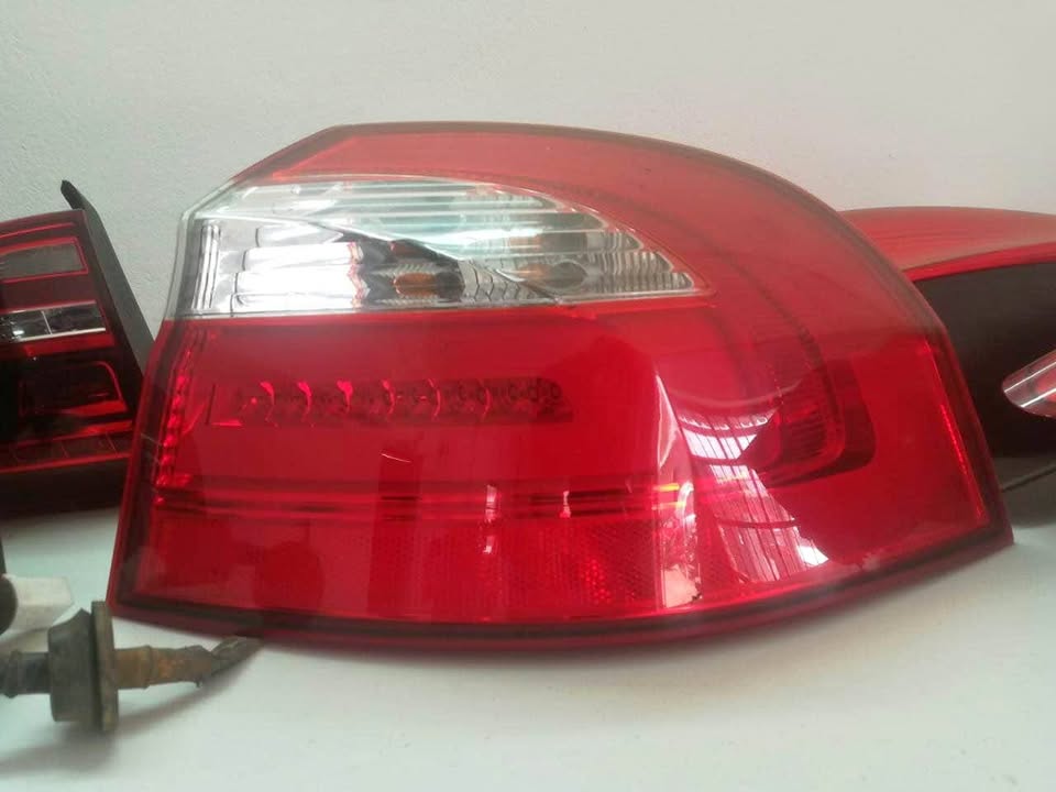 2015 Kia Rio right taillight for sale - Private Seller 2015 Kia Rio right taillight for sale - Private Seller