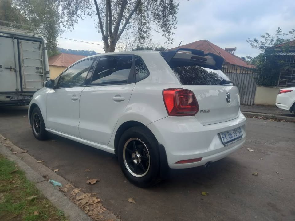 2017 VW Polo 6 Tsi 1.2 Petrol, Manual, White, 143000kms, Service book.