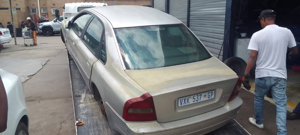 Volvo S80 T6 2004 Stripping for Spares. Engine, Automatic Gearbox and all Front Parts Available - Private Seller Volvo S80 T6 2004 Stripping for Spares. Engine, Automatic Gearbox and all Front Parts Available - Private Seller