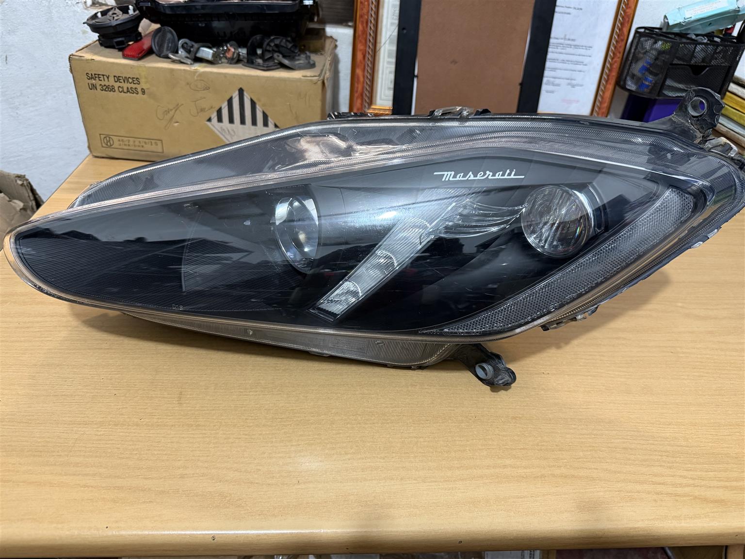 Maserati Gran Turismo / GranCabrio MC Headlight - Private Seller