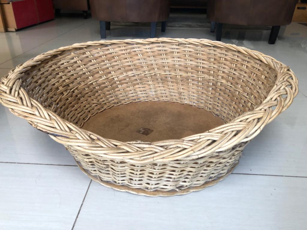 Medium Cane Pet basket for cat or dog or puppies - ideal for the Winter cold!