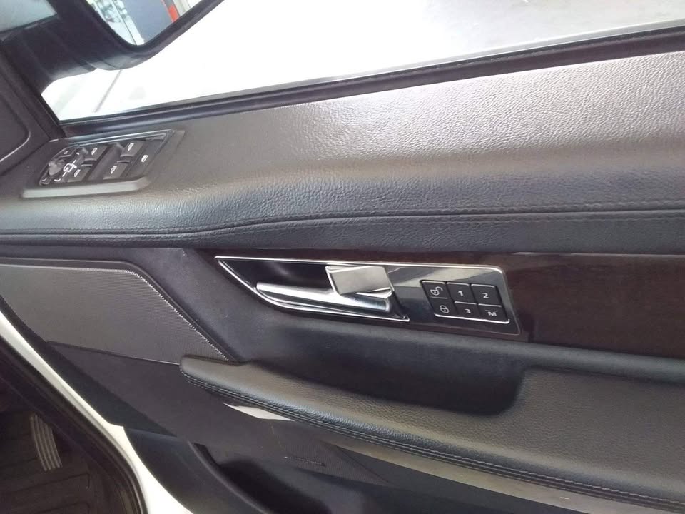 2011 Range Rover Sport HSE Luxury hatchback 2011