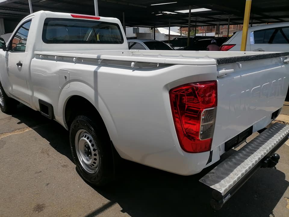 2022 Nissan Navara 2.5 Single Cab High Rider Bakkie with a Service book