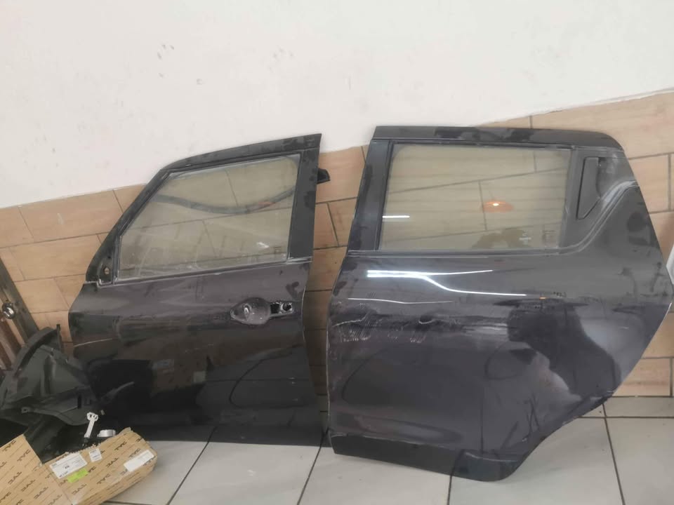 Suzuki swift switch doors - Private Seller Suzuki swift switch doors - Private Seller