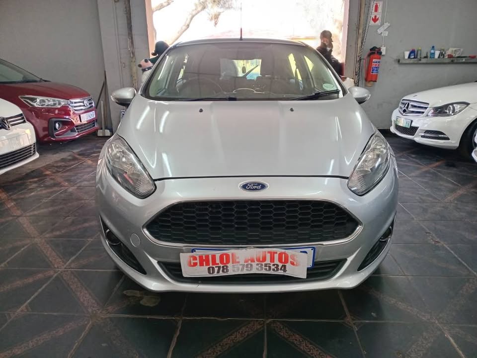2017 Ford fiesta EcoBoost 1.0 MAUNAL Sliver 78000km